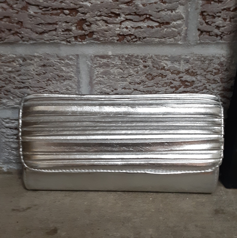 Purse - Picture 1 of 1